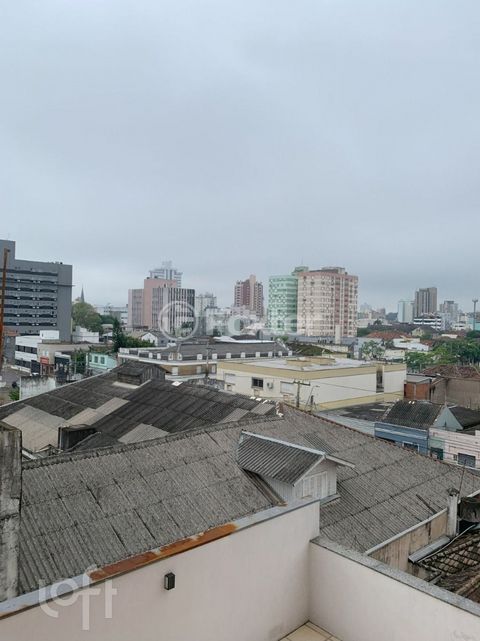 Image 5 - 824940