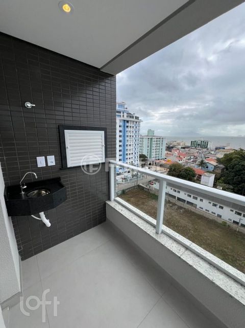 Image 7 - 824944