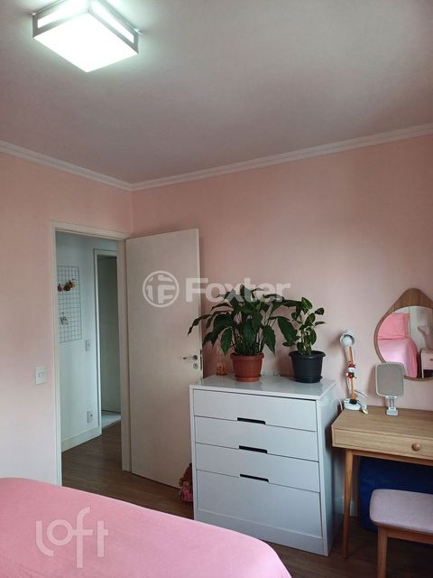 Image 10 - 825033