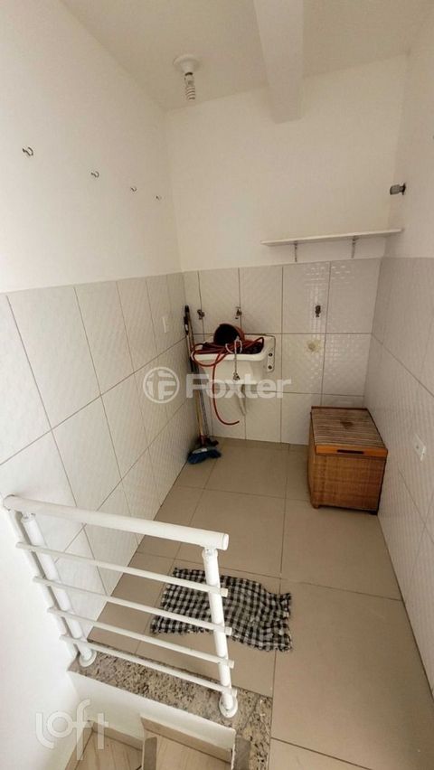 Image 7 - 825049