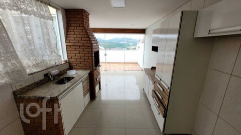 Image 13 - 825049