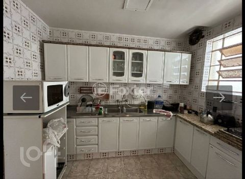 Image 9 - 825131