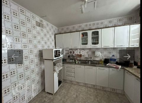Image 7 - 825131