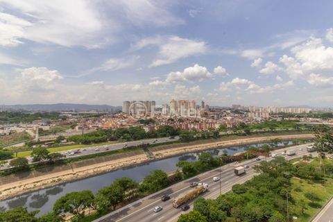 Image 16 - 825496