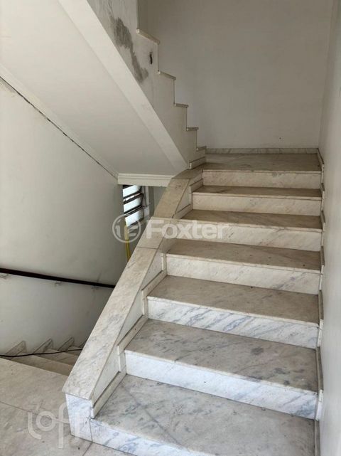 Image 9 - 825589