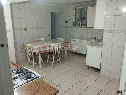 Image 7 - 825597