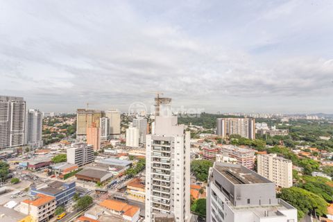 Image 6 - 825606