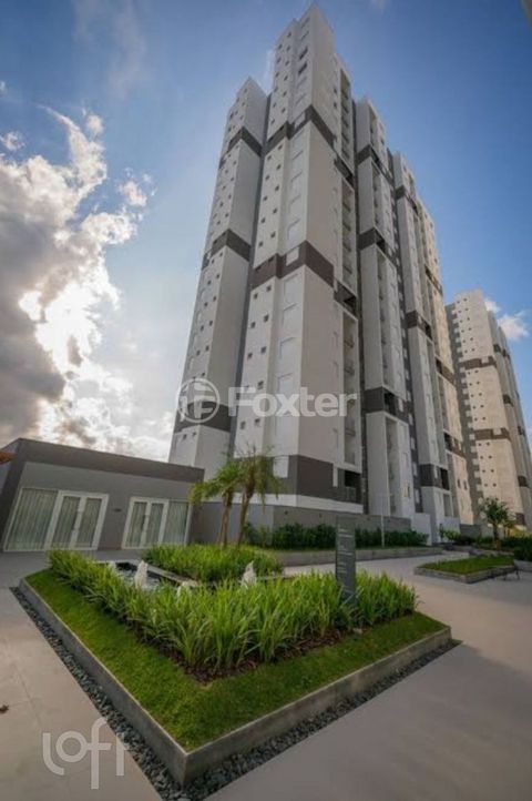 Image 8 - 825611