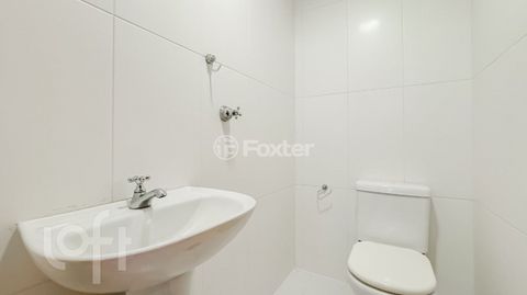 Image 19 - 825650