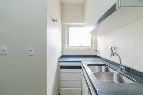Image 6 - 825674