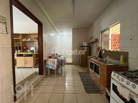 Image 7 - 825696