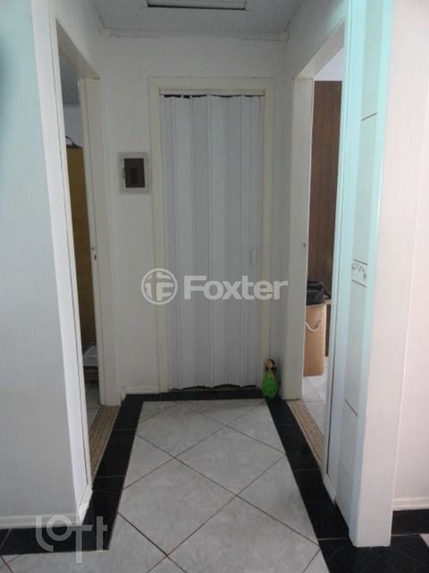 Image 9 - 825813
