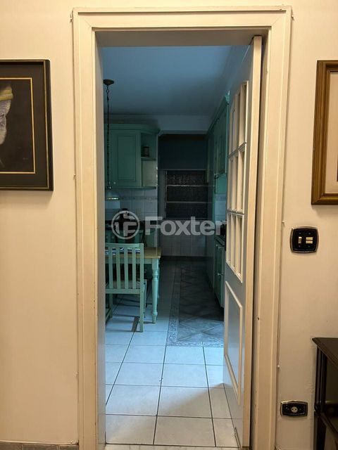 Image 1 - 825848