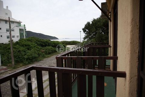 Image 6 - 825858