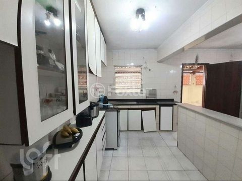 Image 3 - 825990