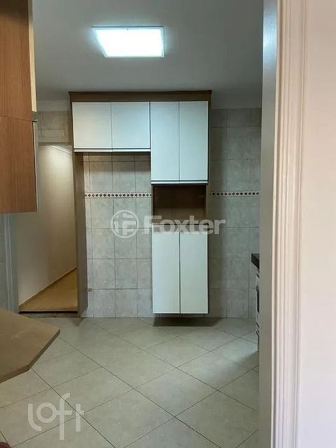 Image 3 - 826007