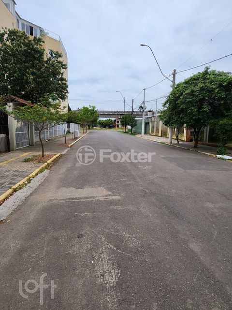 Image 4 - 826043