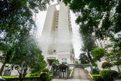 Image 11 - 826324