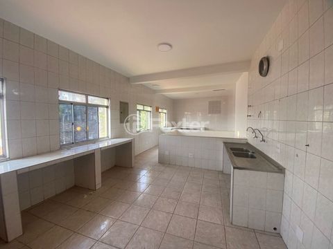 Image 3 - 826404