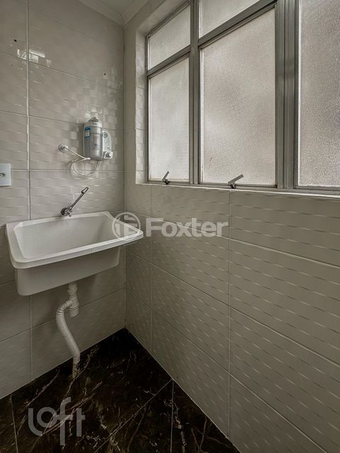 Image 4 - 826607