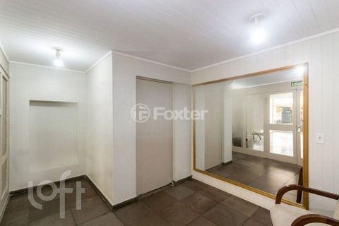 Image 7 - 826698