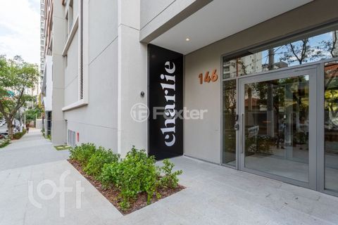Image 3 - 826779