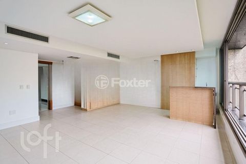 Image 6 - 826798