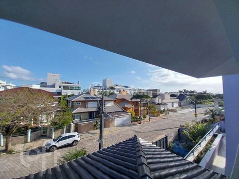 Image 13 - 826805