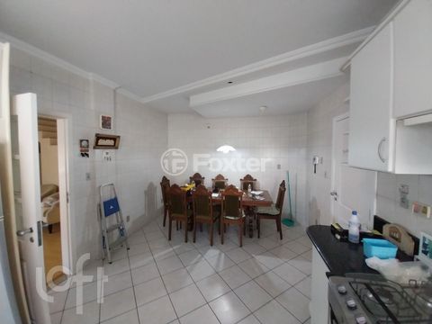 Image 7 - 826805