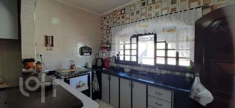 Image 3 - 826898