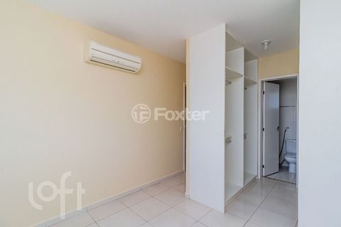 Image 11 - 826916