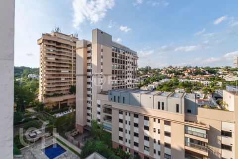 Image 8 - 826929