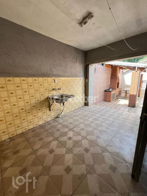 Image 4 - 826932