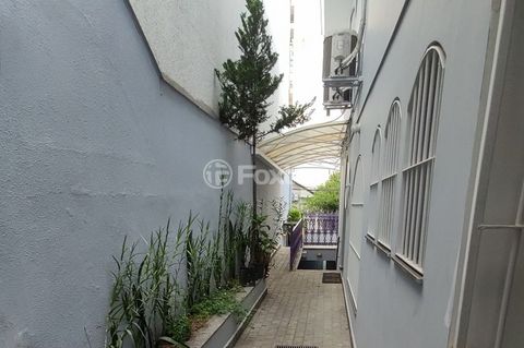 Image 6 - 826957