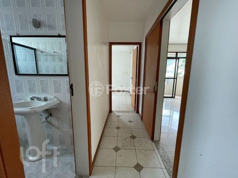 Image 7 - 827102