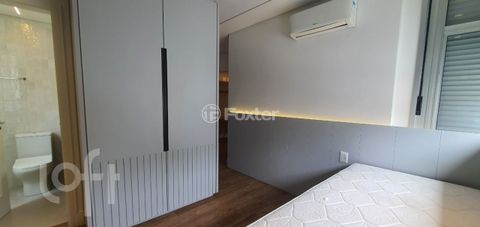 Image 19 - 827137