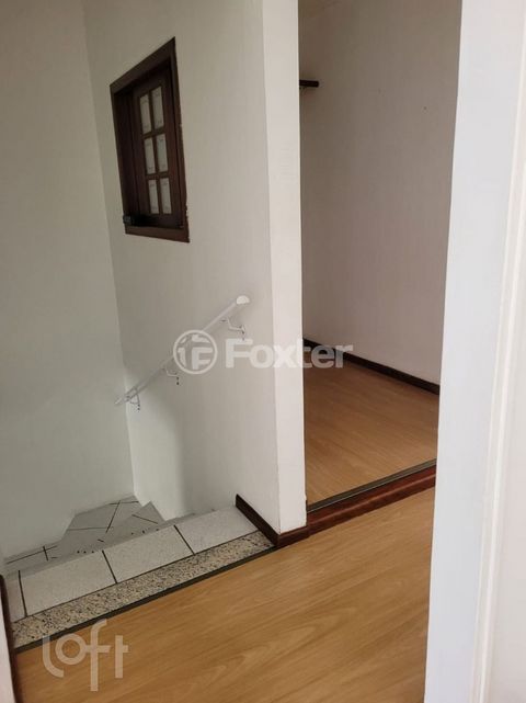 Image 3 - 827375