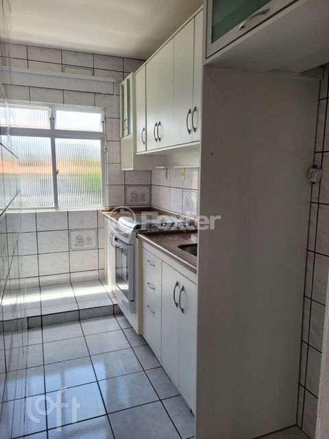 Image 6 - 827375