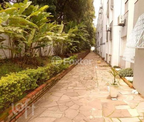Image 8 - 827459