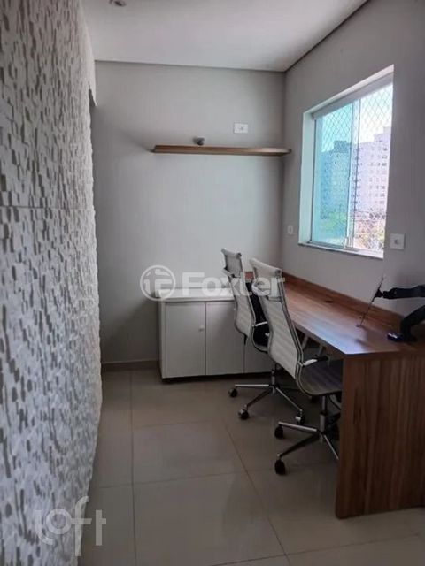 Image 6 - 827686