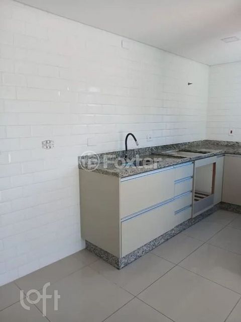 Image 2 - 827686