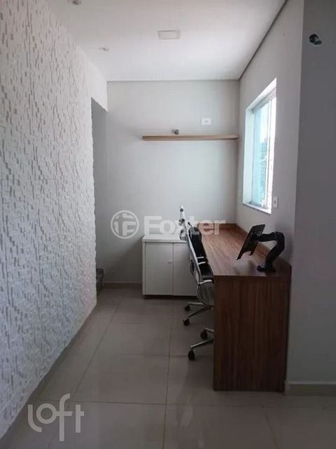 Image 7 - 827686