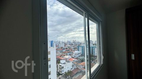Image 17 - 827940