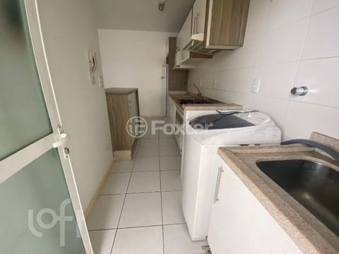 Image 8 - 827940