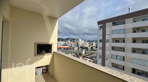 Image 10 - 827940