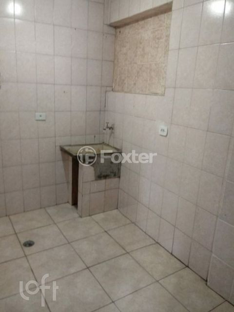 Image 3 - 828030