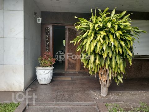 Image 3 - 828038