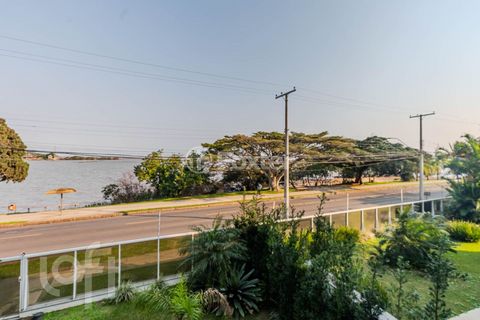 Image 8 - 828155