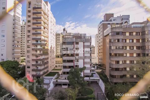Image 8 - 828185