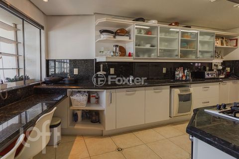 Image 13 - 828270